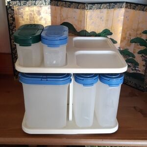 Tupperware Spice Containers With Carousel